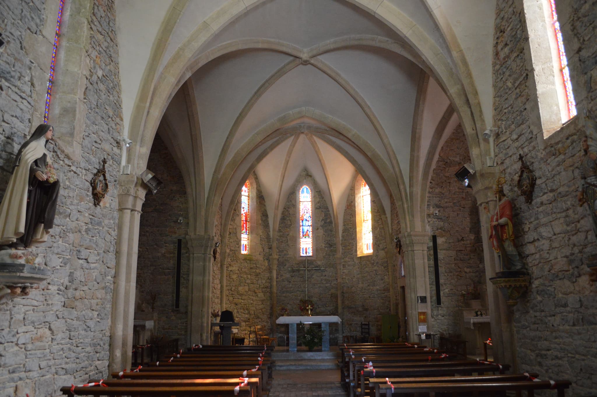 Eglise de Mas St-Chély - nef