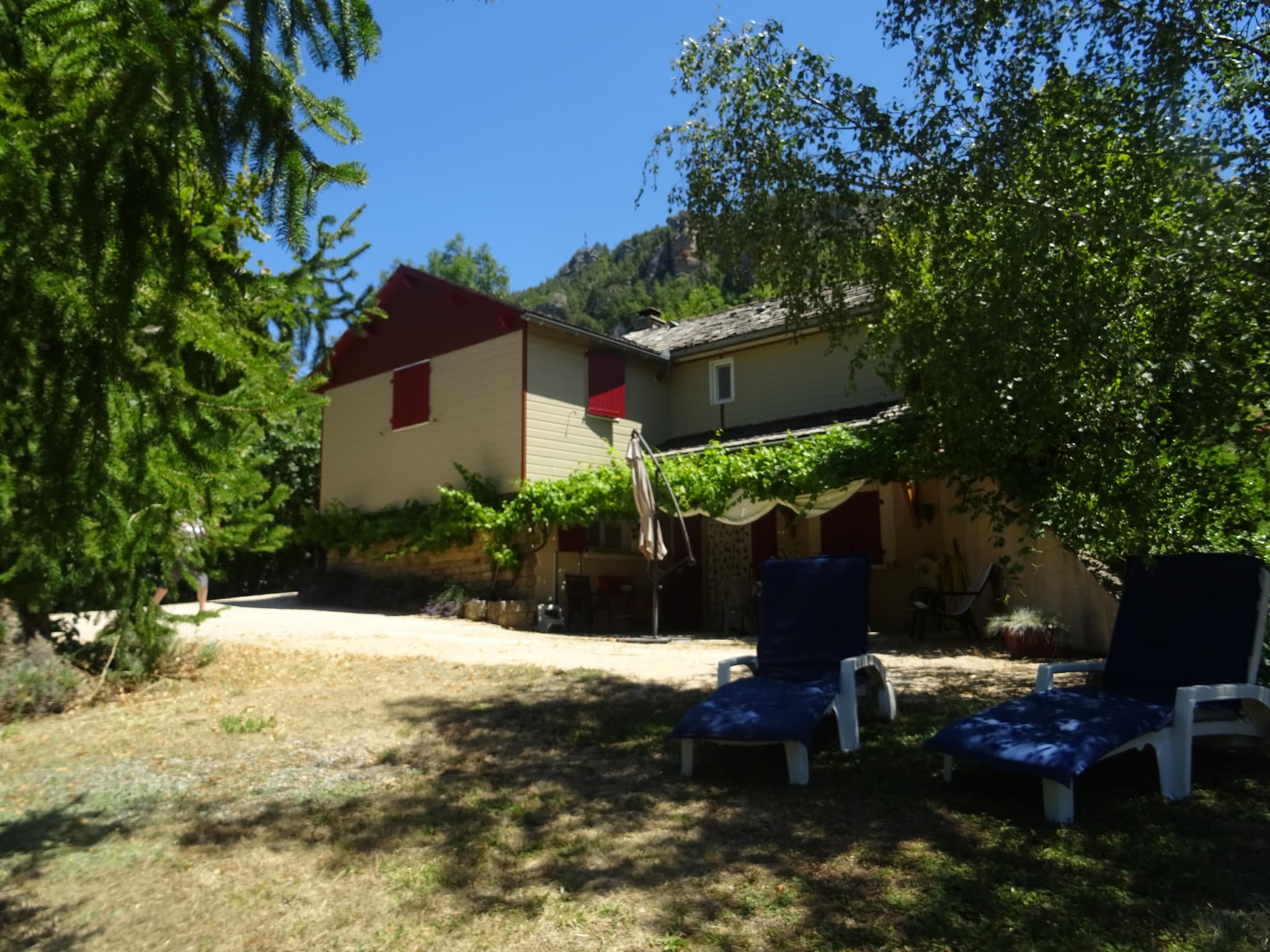NIVEAU PLAIN PIED /ACCESSIBLE  P M R (personne  mobilité réduite )