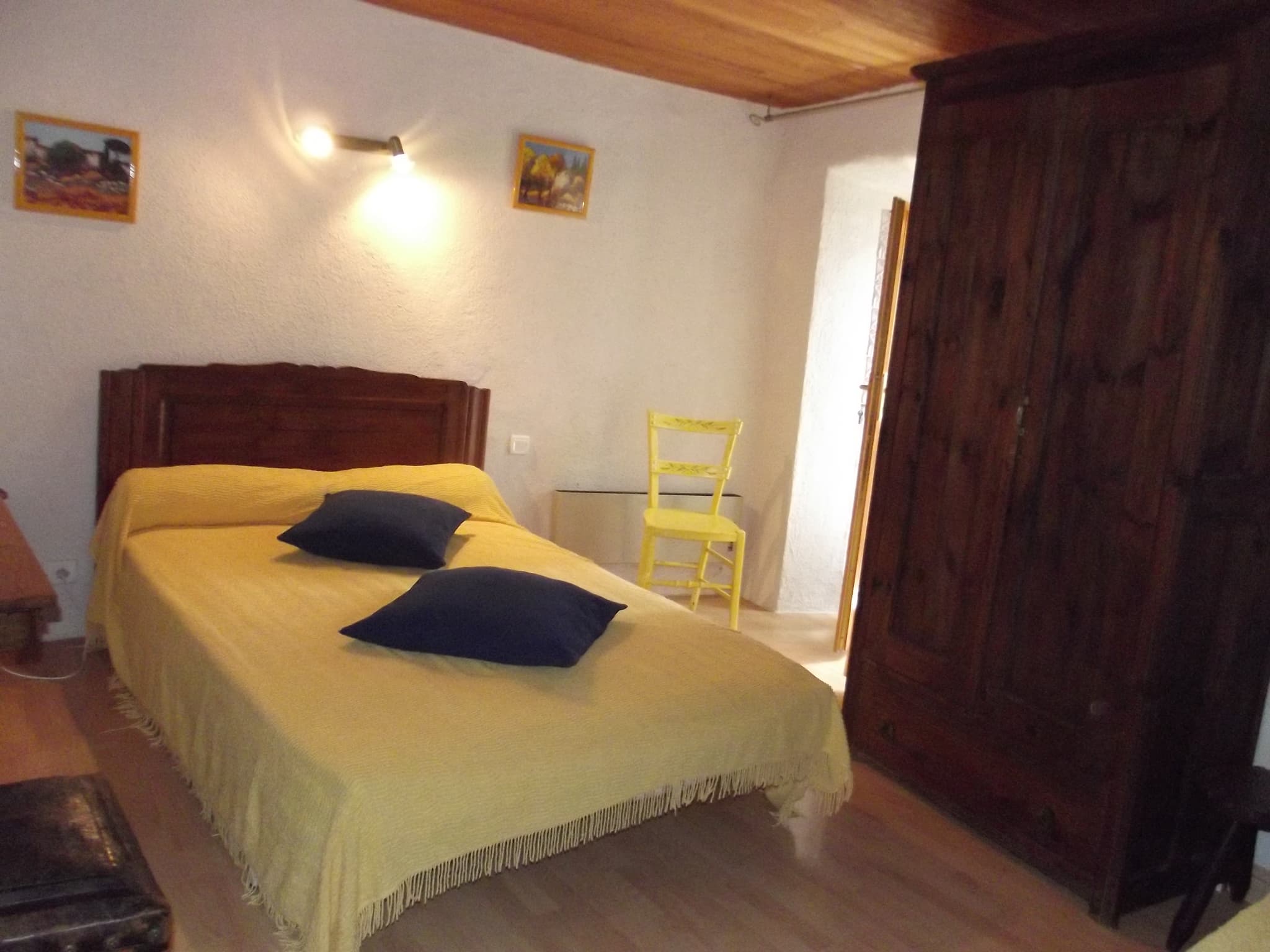 La Maison de Paul, chambre avec balcon