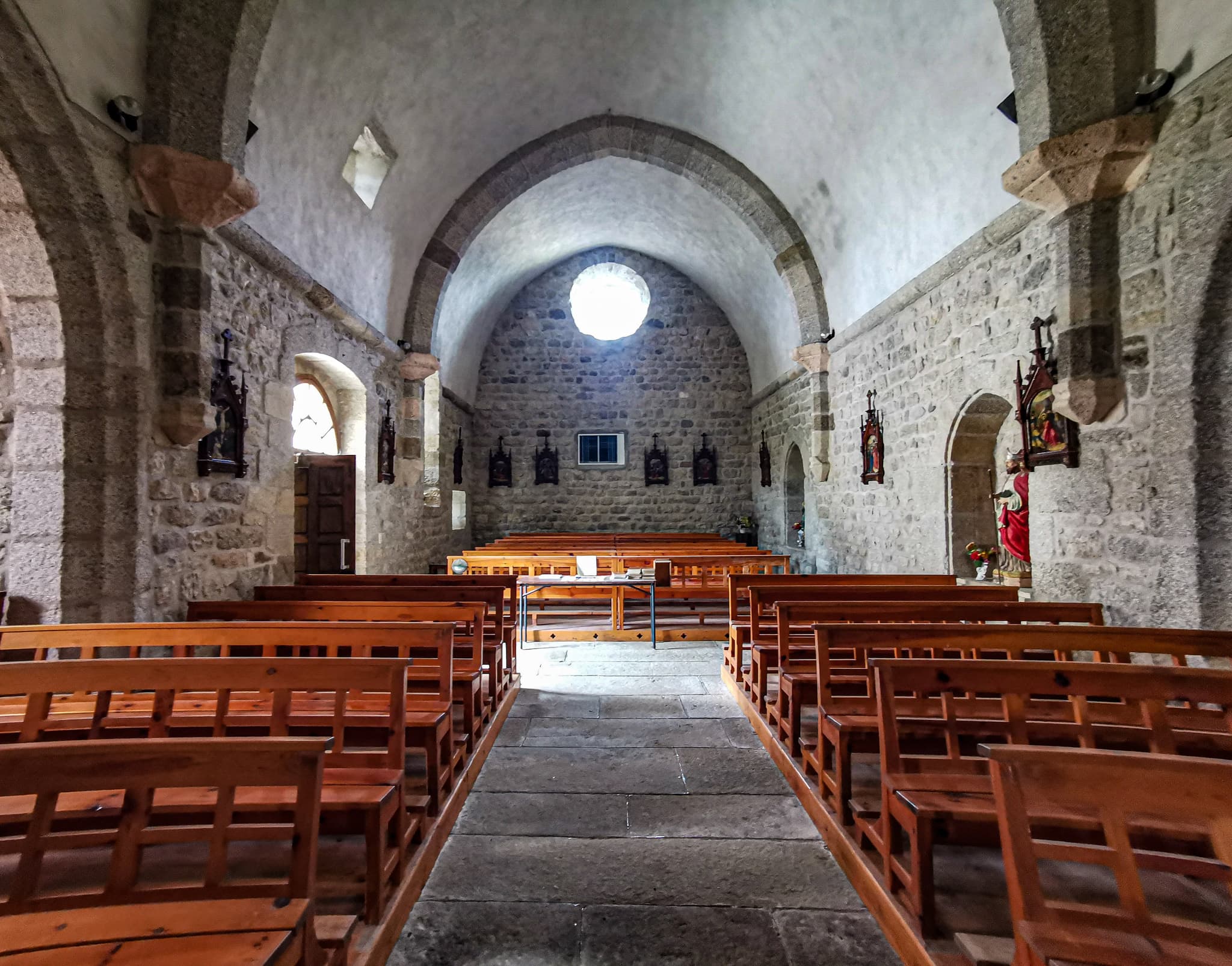 Église Arcomie - vue vaisseau central