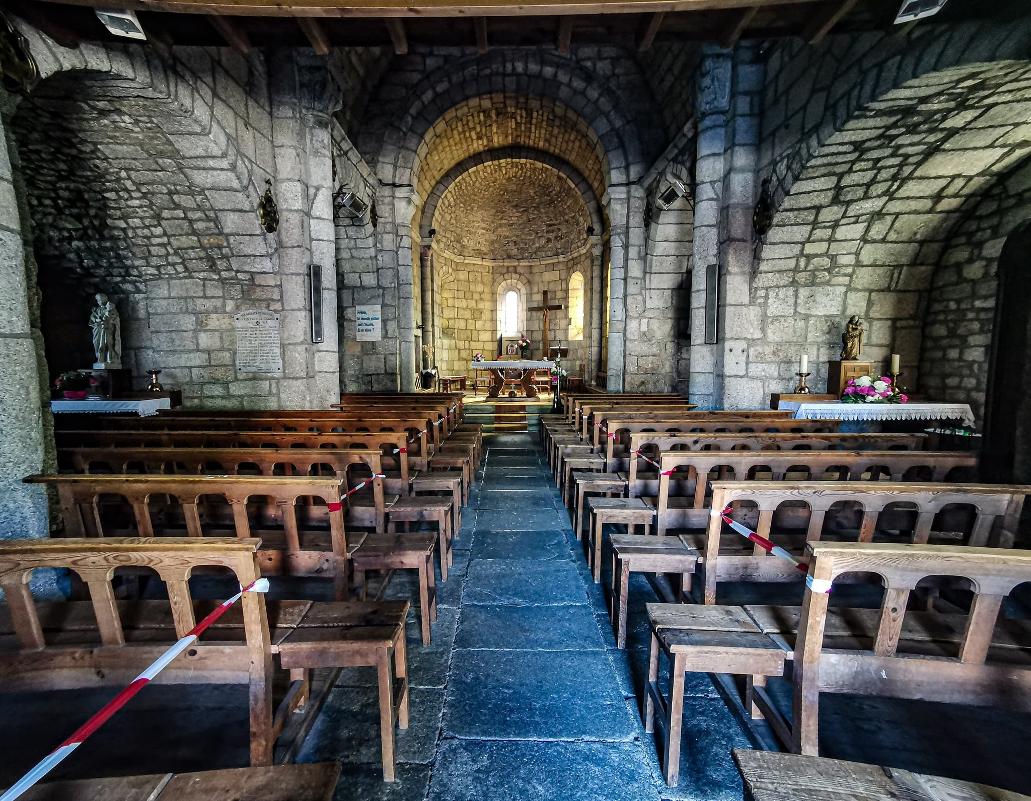 Église Fournels - vue vaisseau central