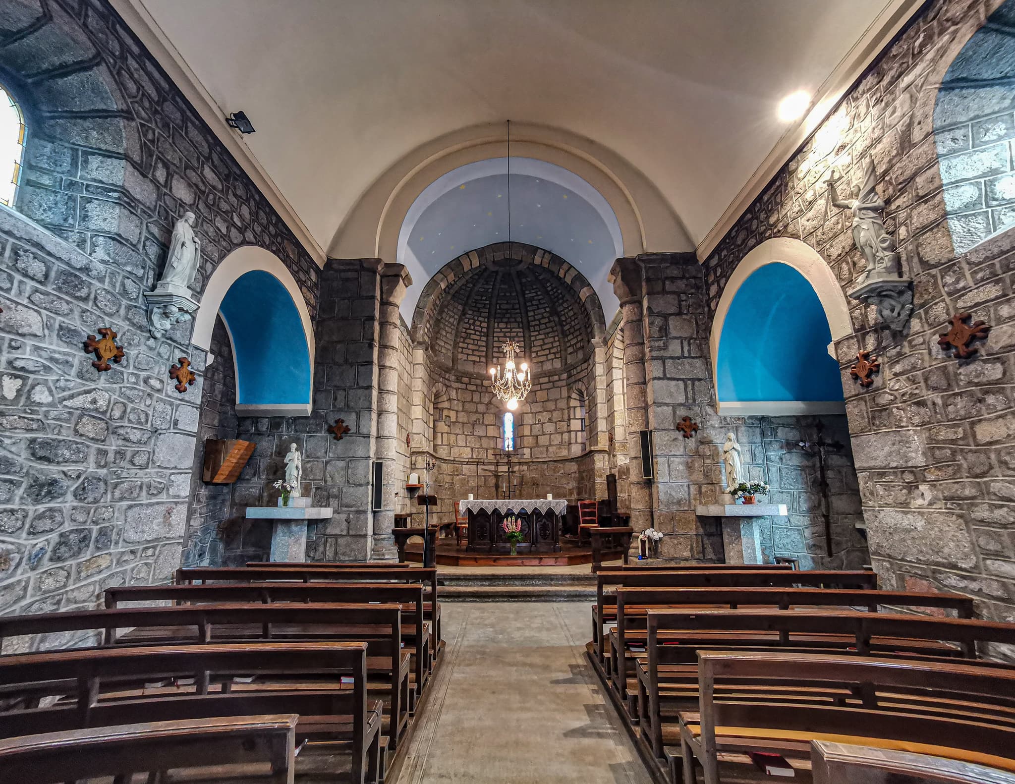 Église Malbouzon - vue vaisseau central