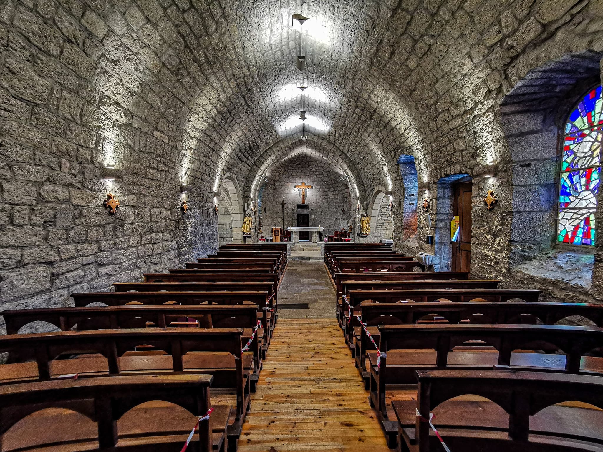 Église Prinsuéjols - vue vaisseau central