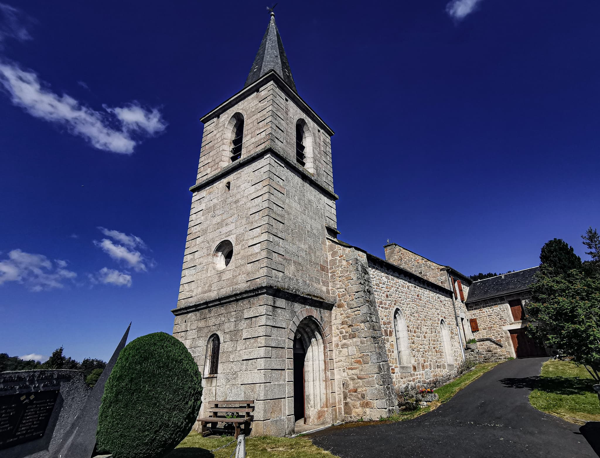 Église Saint-Juéry - vue générale extérieure