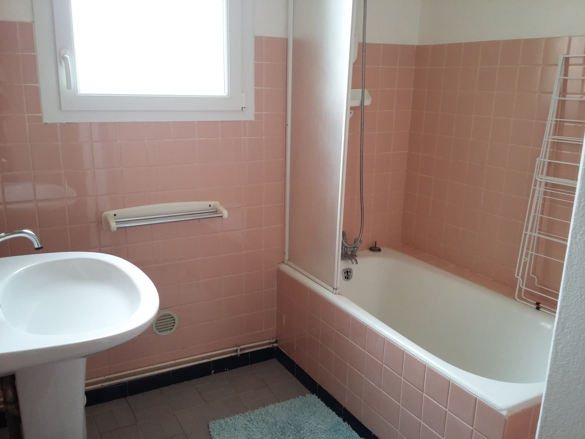 Gite Les Pins - salle de bain