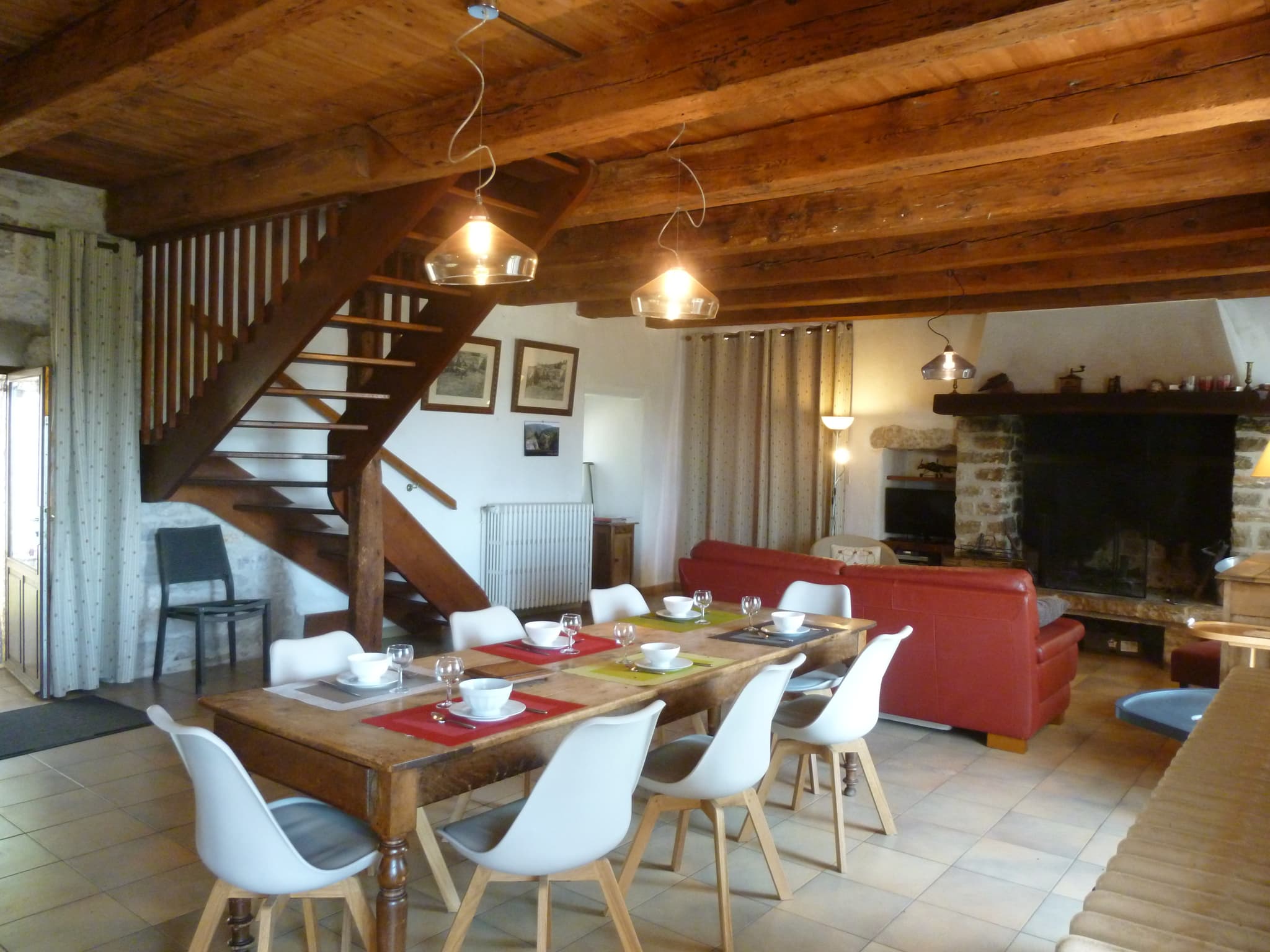 Le Pigeonnier, Gîtes de Combelasais - Séjour / cuisine