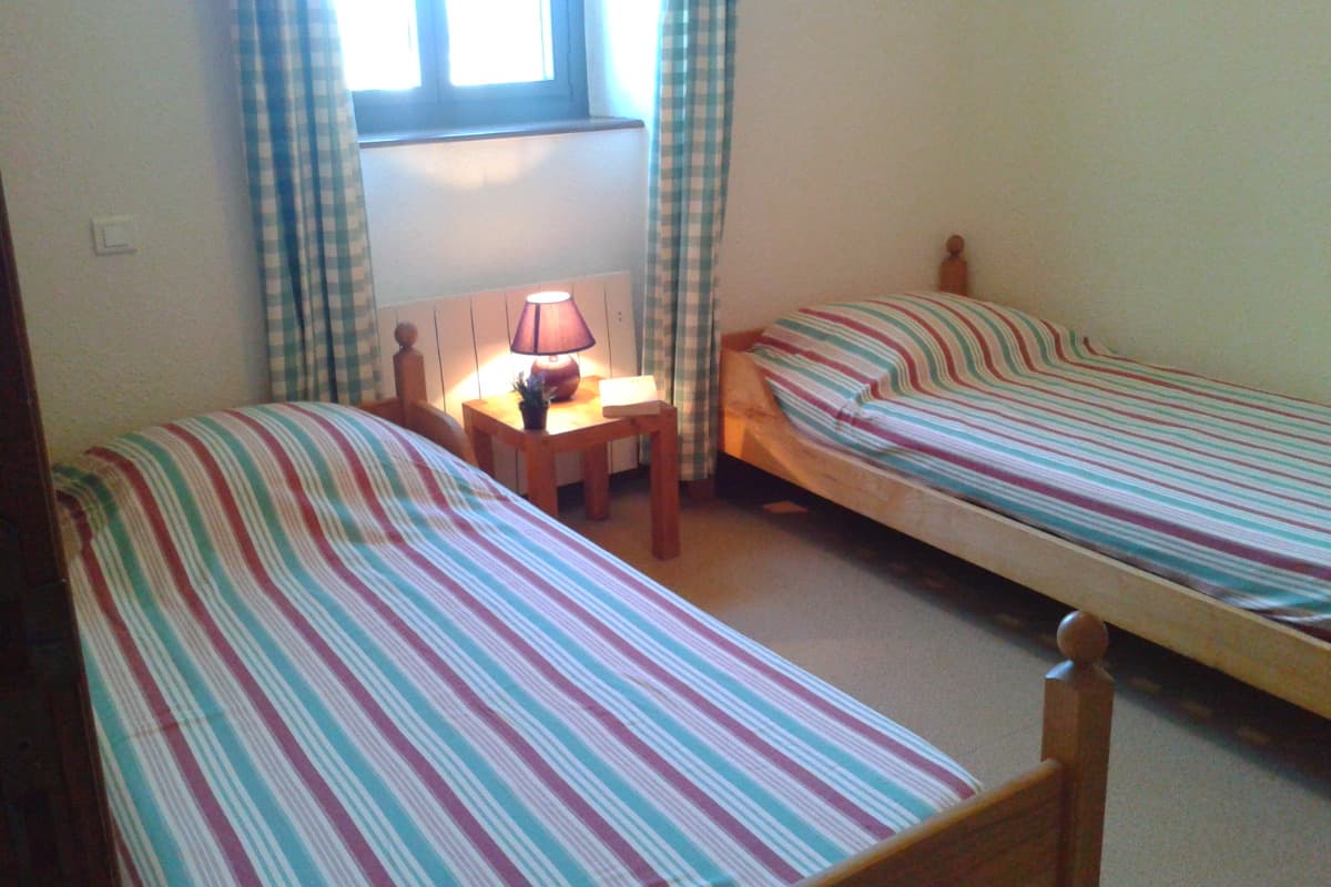 HLOLAR0480009585_6