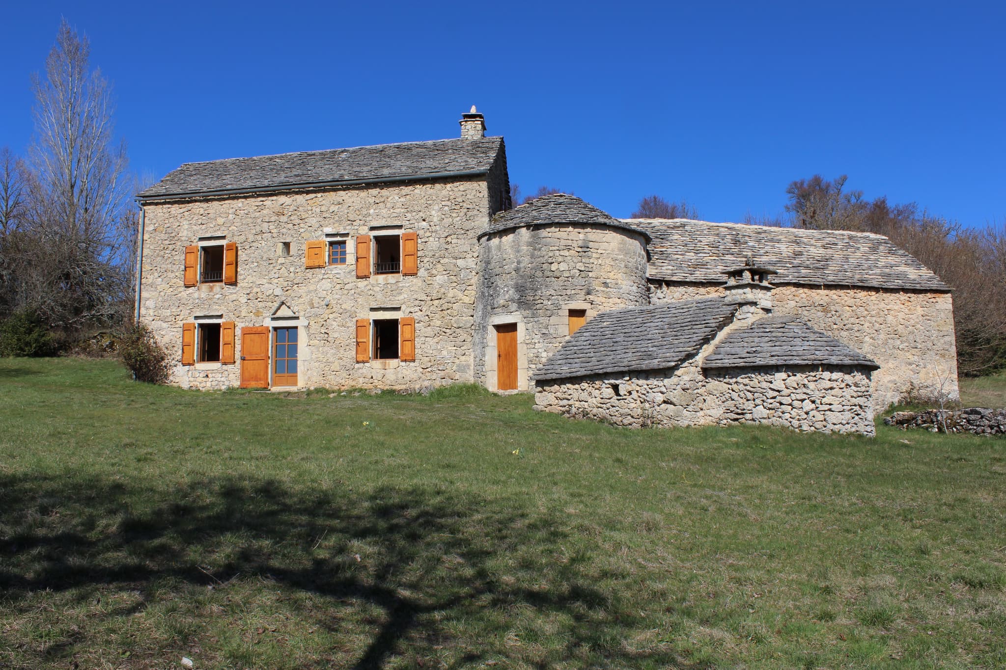 Vue d'ensemble de la bâtisse