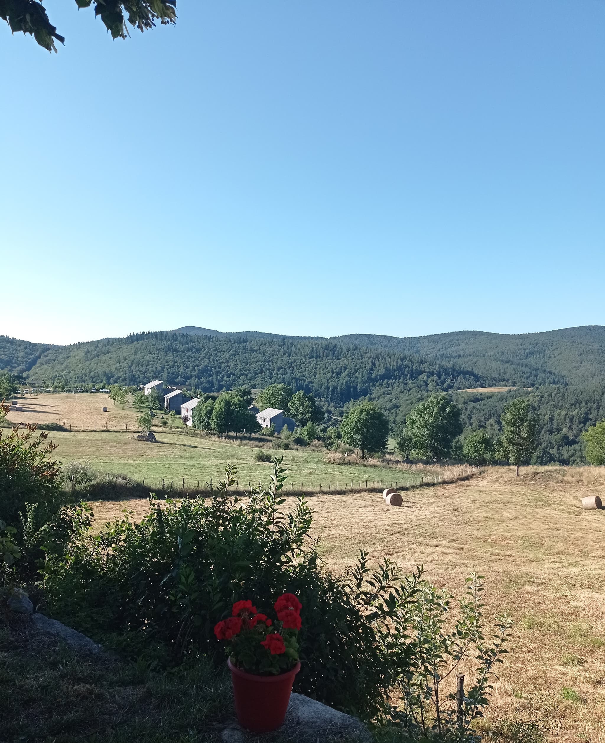 Vue Chalets La Tchourette