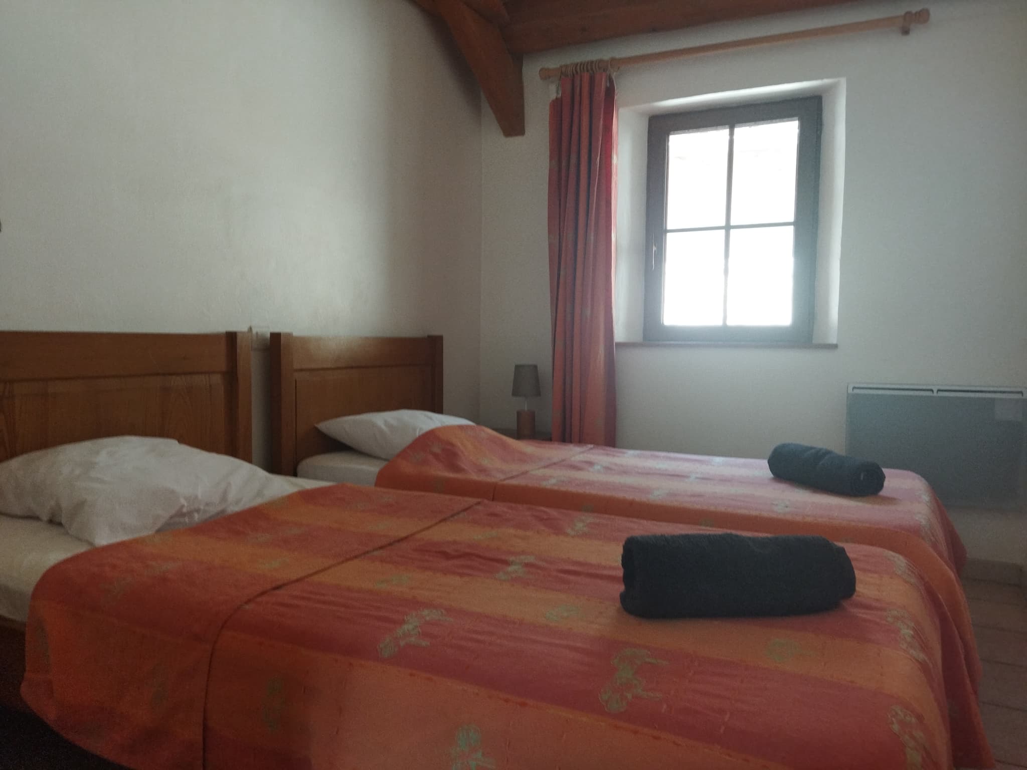 Chambre 3rez de chaussée, 2 lit simples( 90x190)