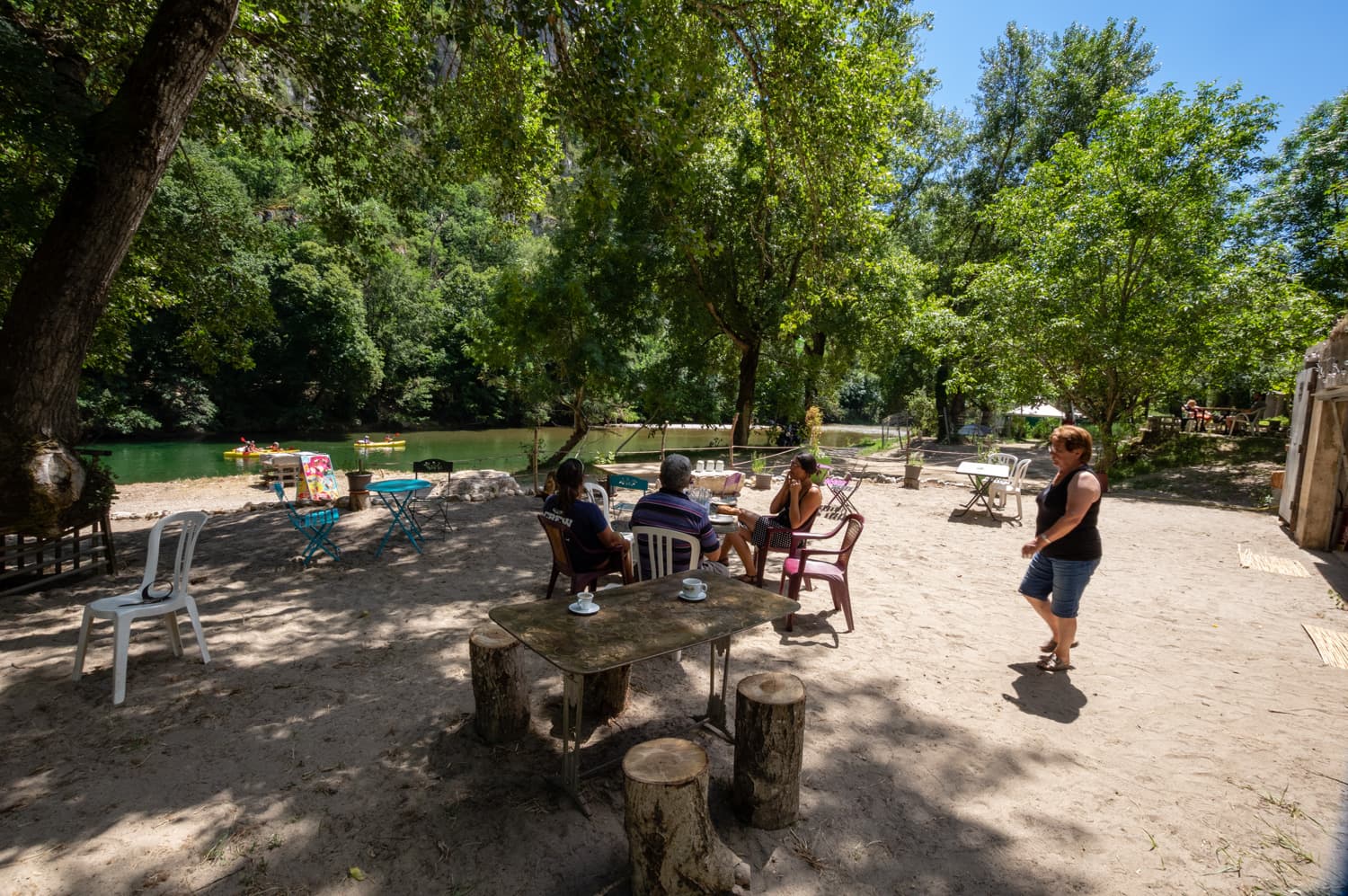 Camping nature bord de tarn