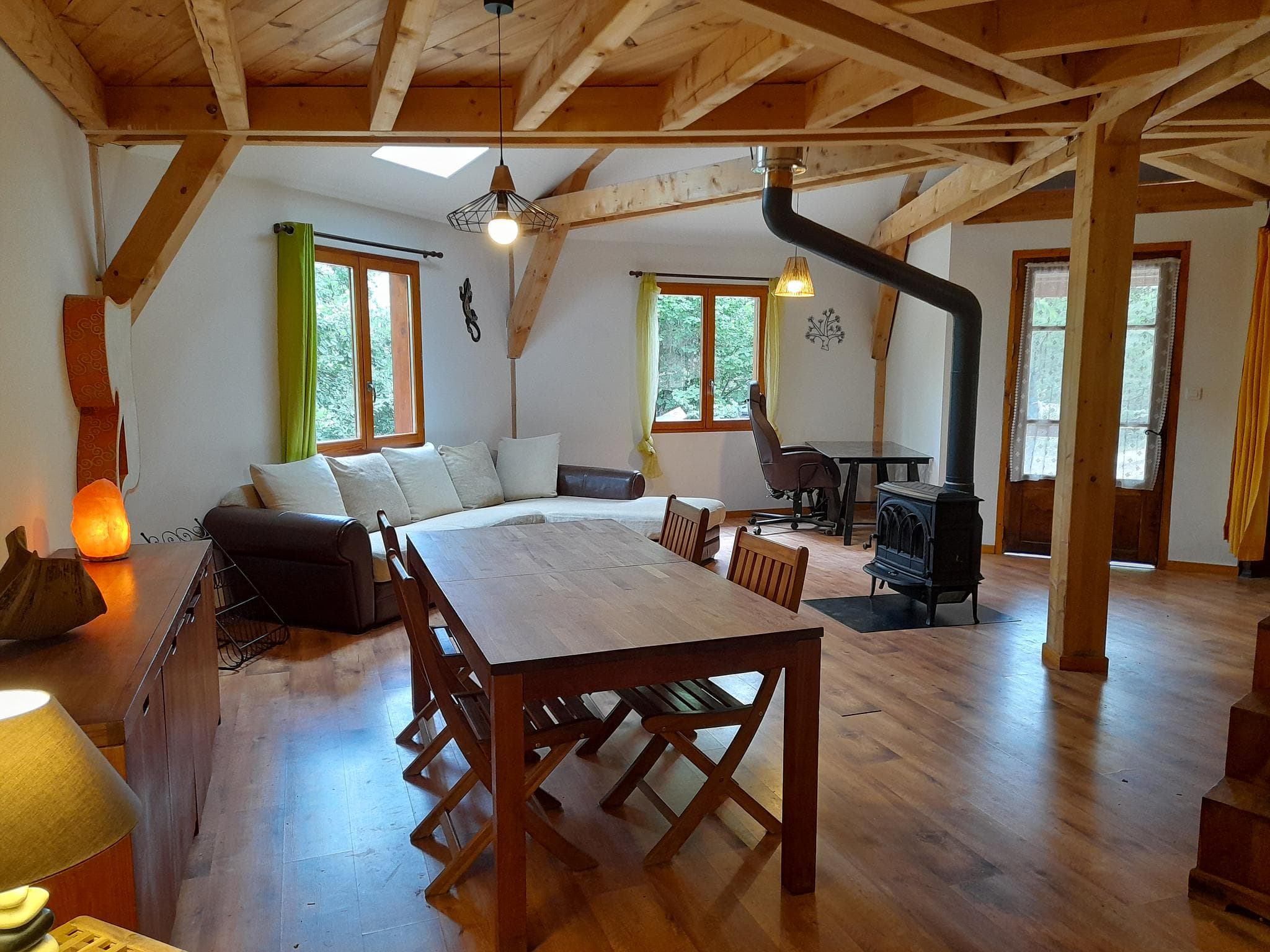 Maison salle à manger_bureau