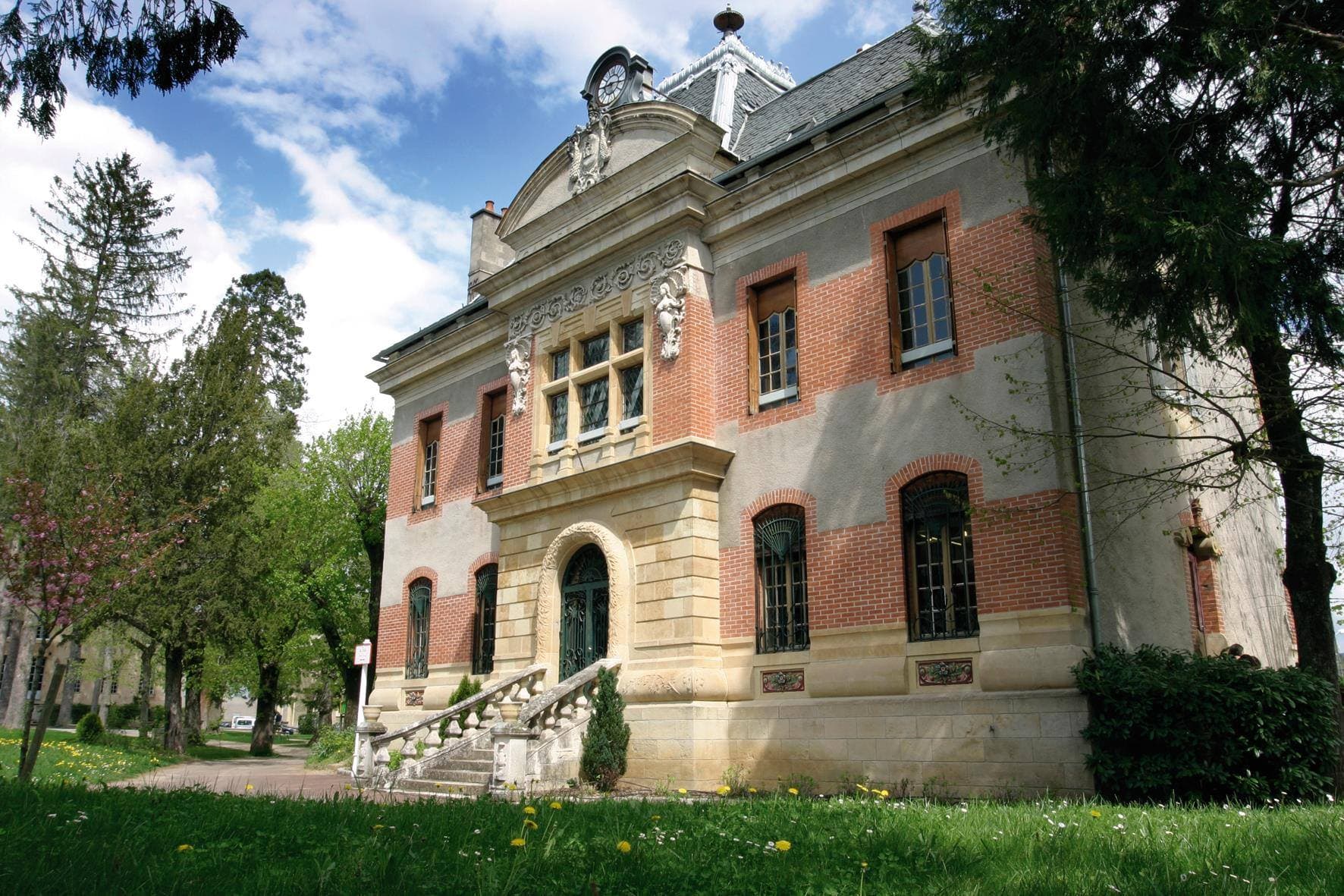 Ancienne Caisse d'épargne - Médiathèque du Gévaudan