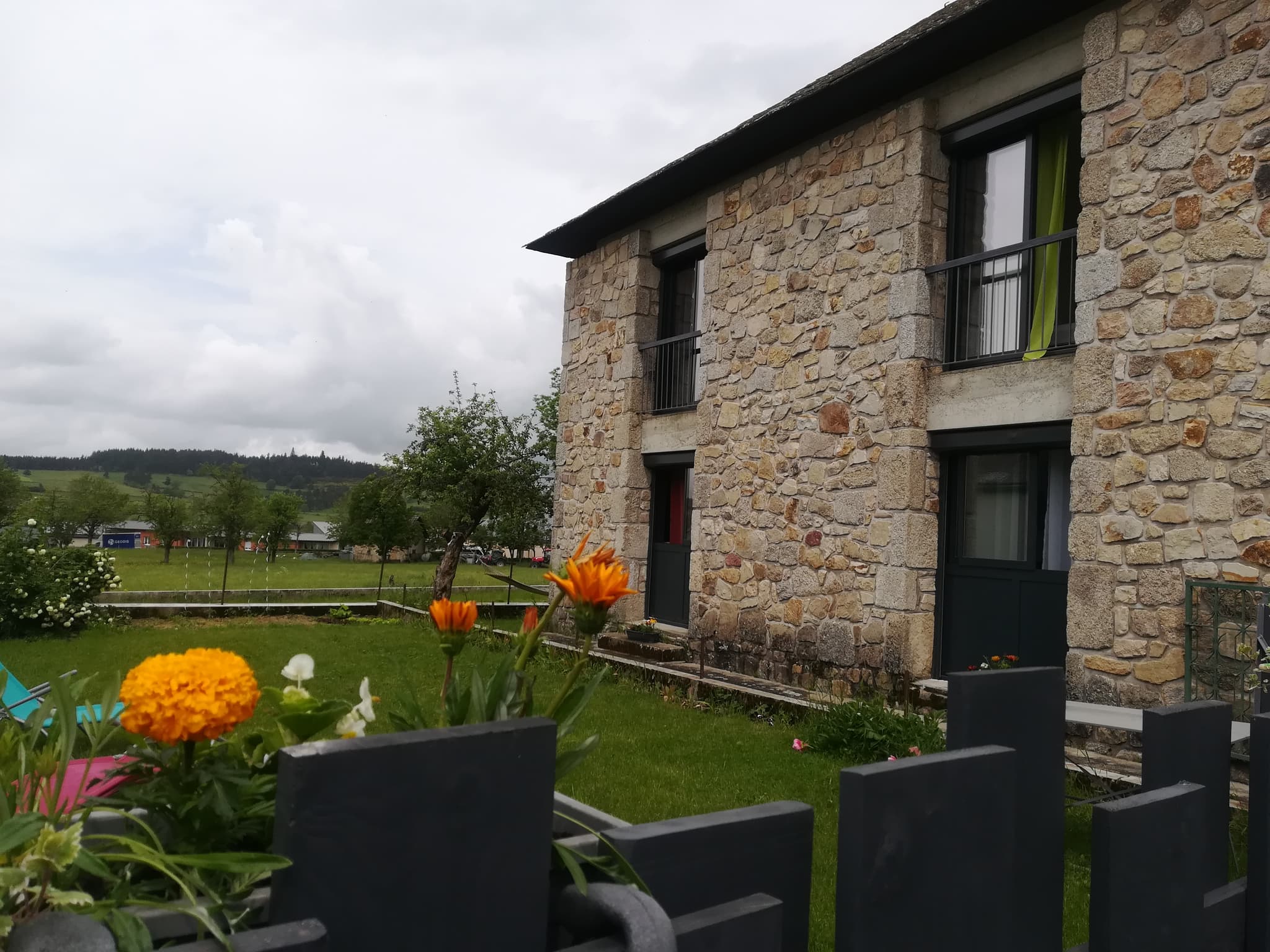 Notre maison avec vue sur la plaine