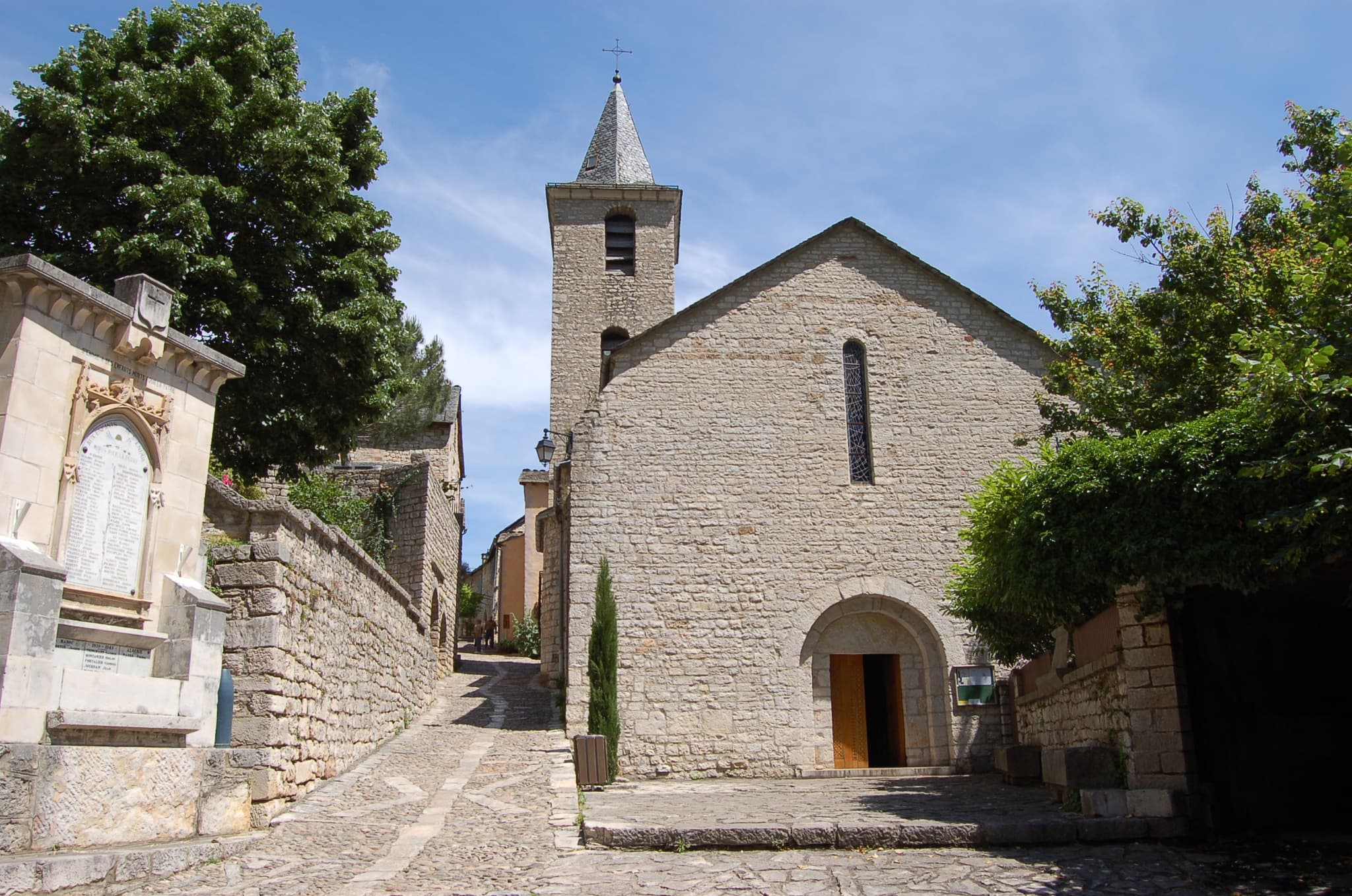 PCULAR0480000328-eglise Sainte-Enimie1