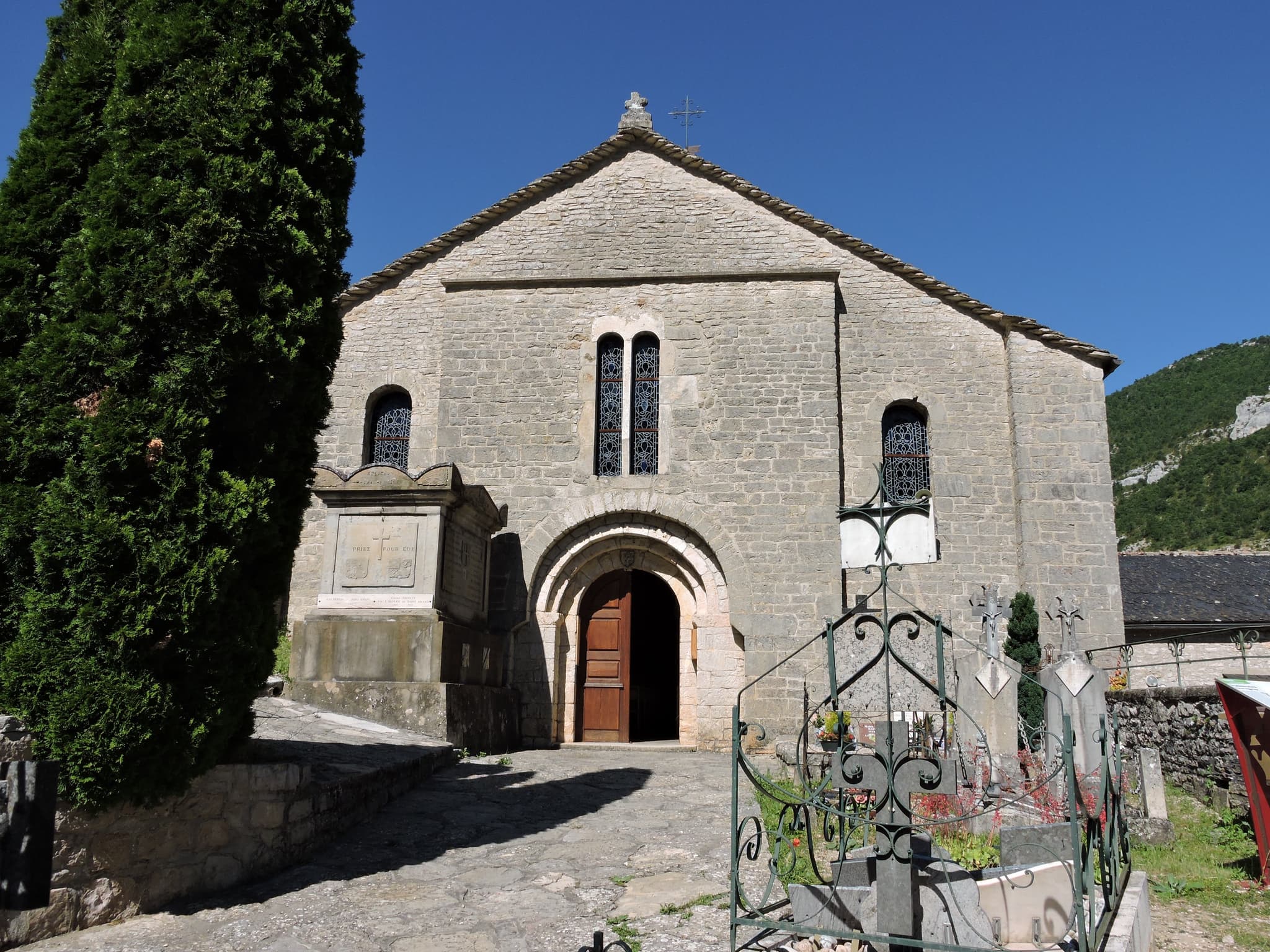 PCULAR048FS0000W-eglise la malene2