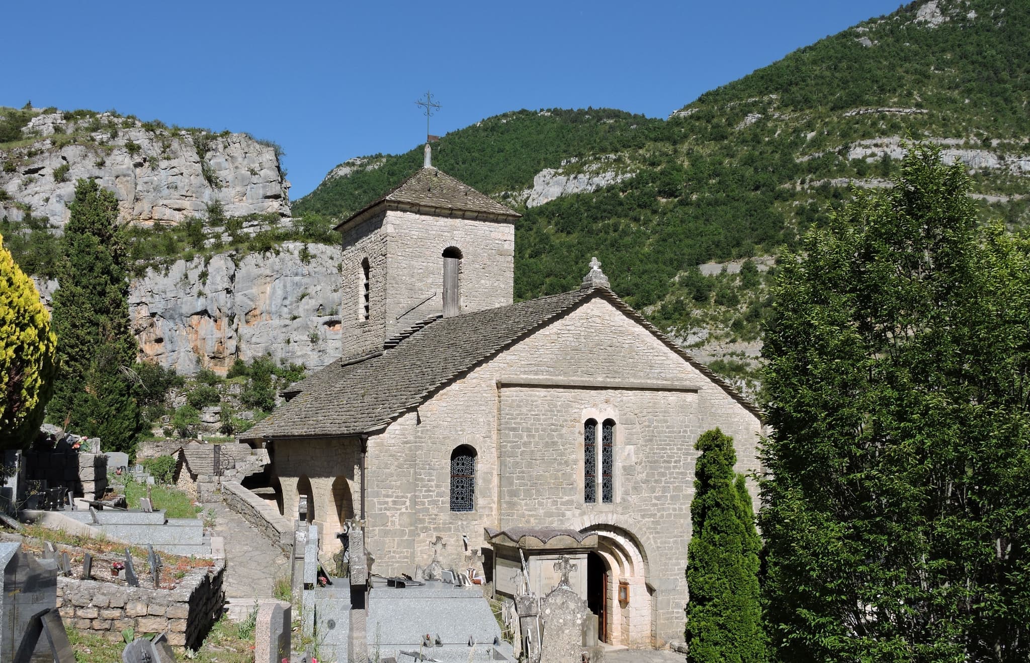PCULAR048FS0000W-eglise la malene4