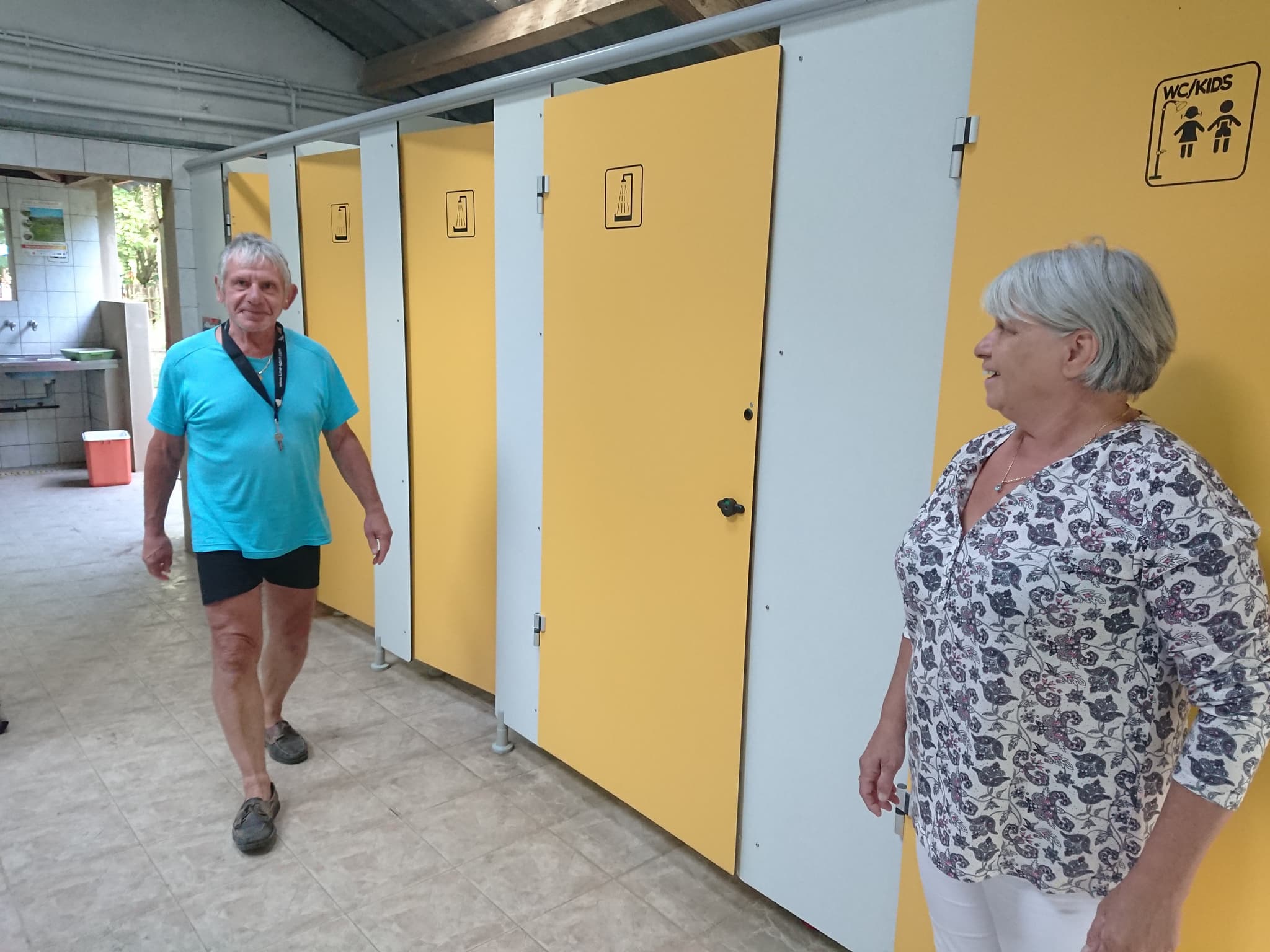 Douches bloc sanitaire
