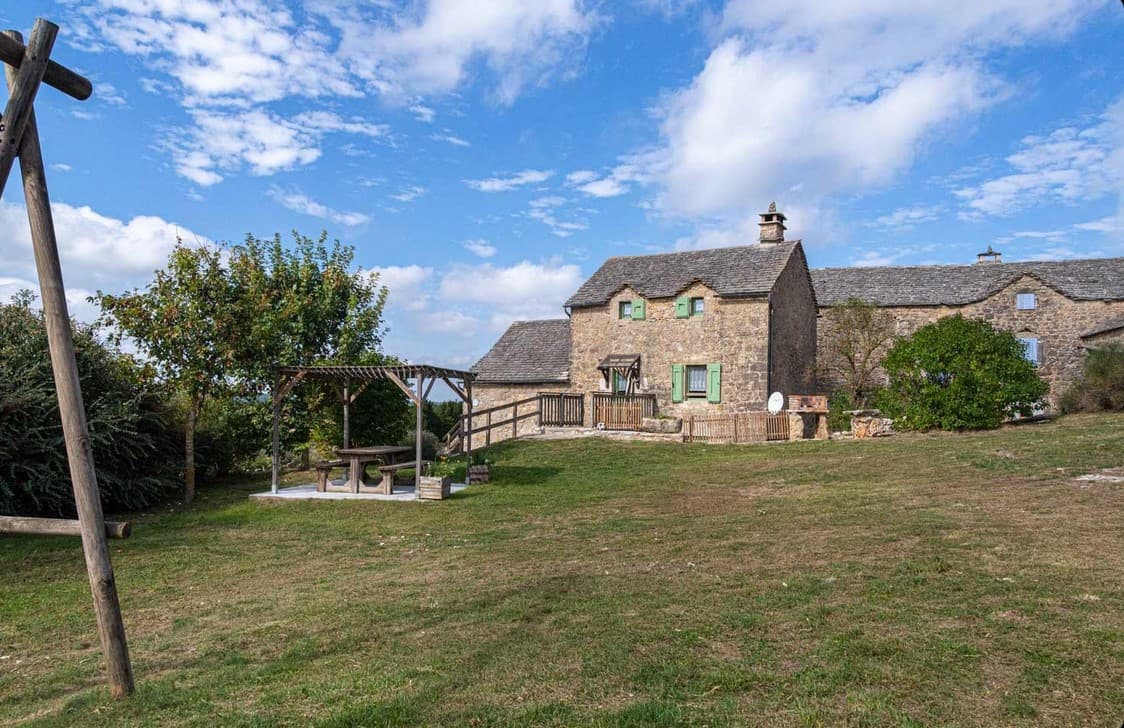 Vue extérieure, Gîte de la Vieille Ecole au Bruel, Gorges du Tarn