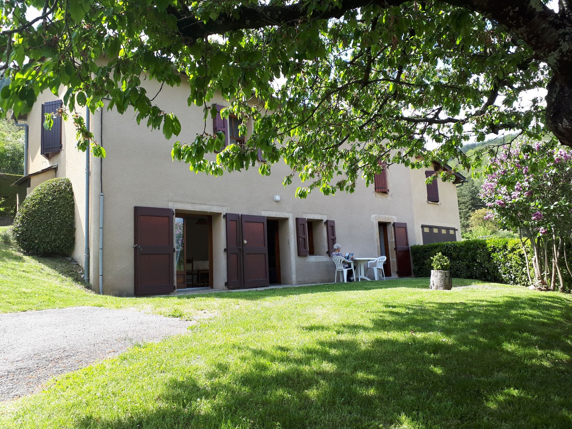 Accès AU CERISIER