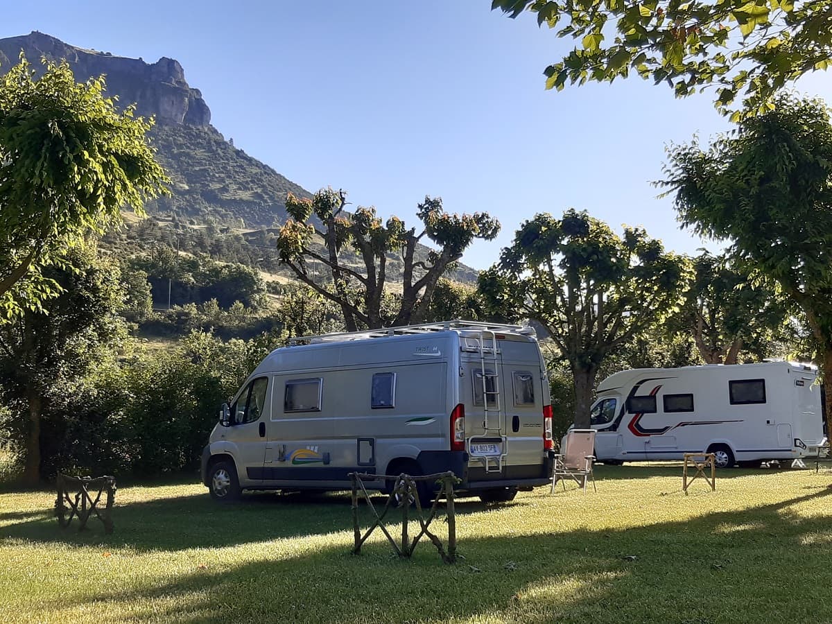 Camping-la-cascade-campings-car