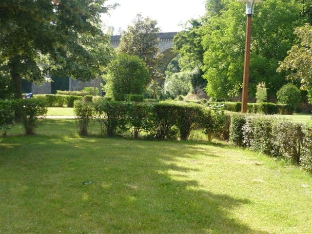 Emplacement-9