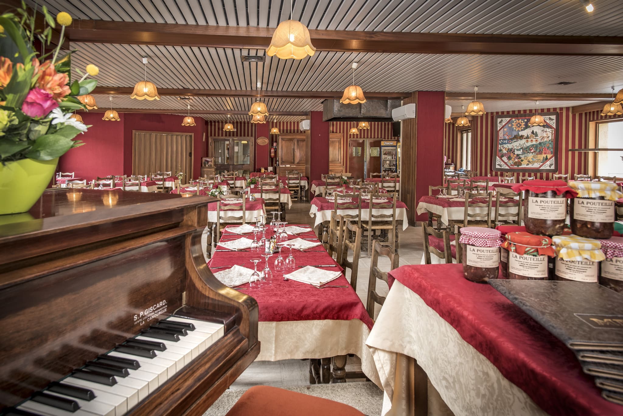 Hotel du commerce grandesallepiano