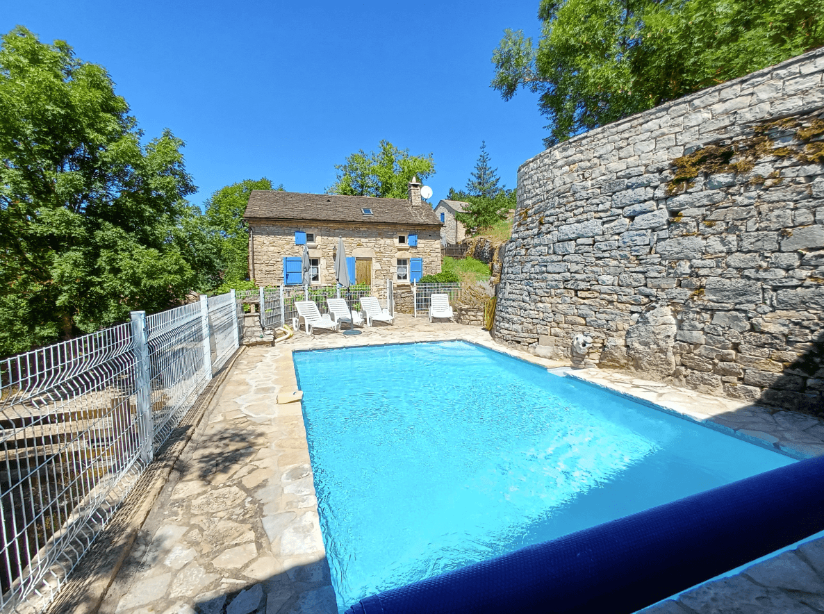 Le-cazal-piscine