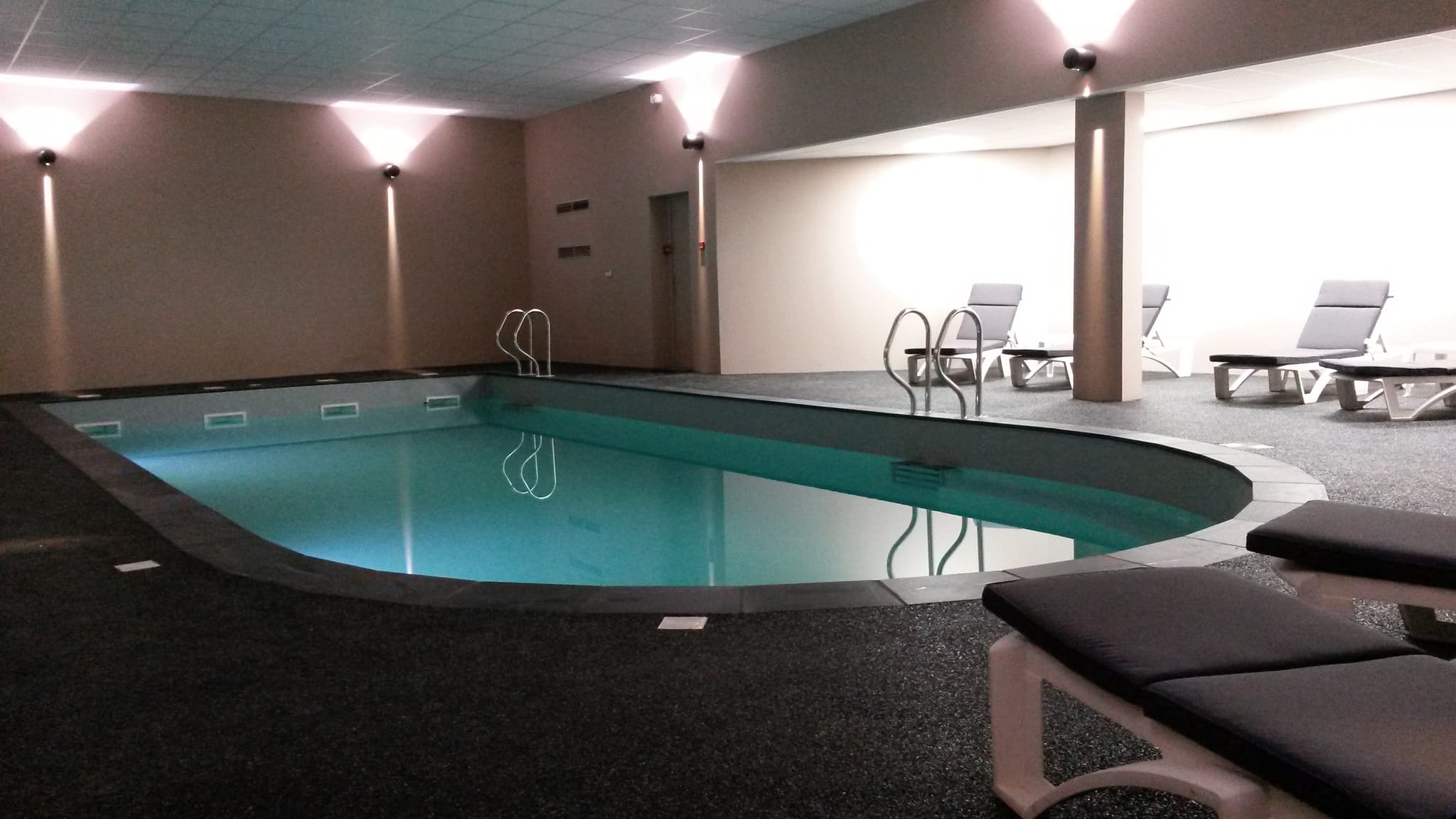Photo piscine interieure chateau d ayres