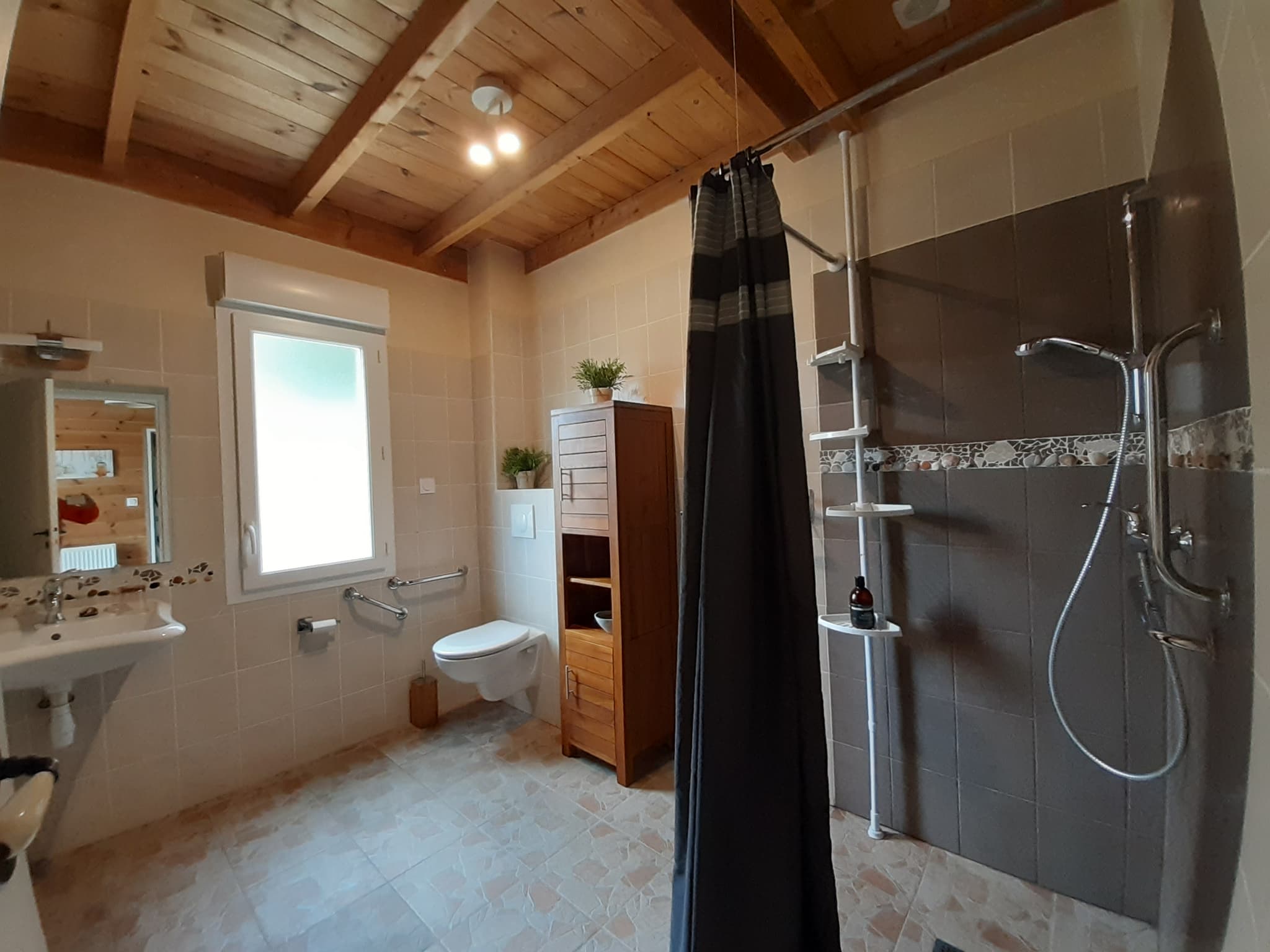 Salle de bain PMR