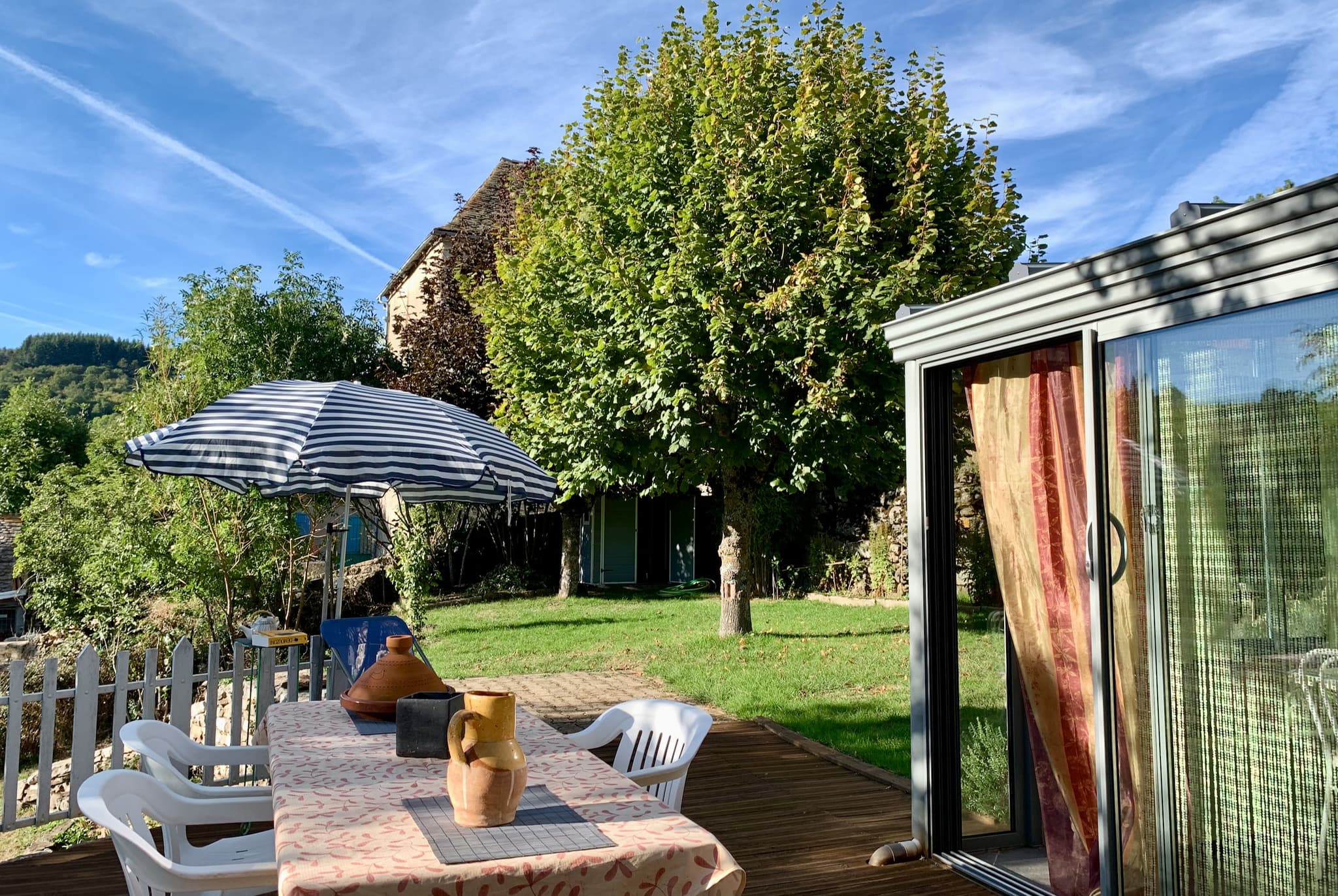 Sibylle-espace-repas-terrasse