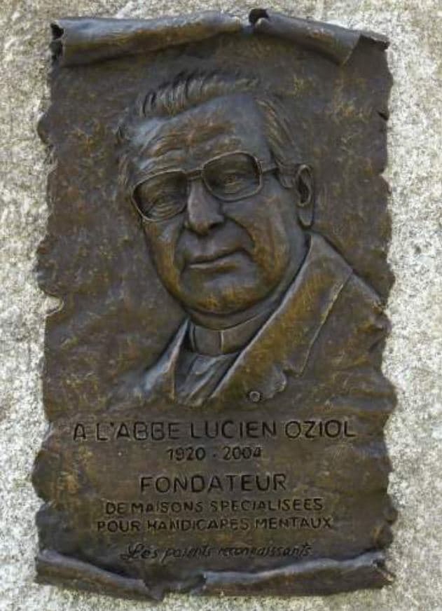 Stèle buste Lucien Oziol