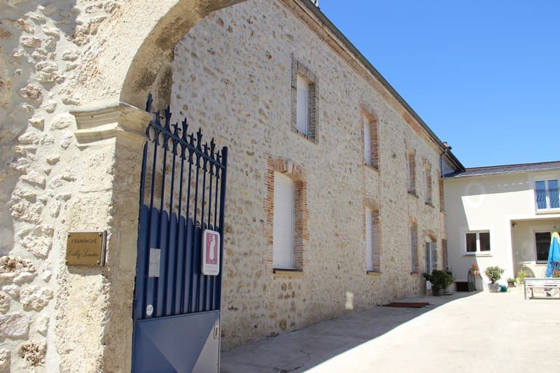 Champagne Caillez-Lemaire - Damery - Porche et maison de 1825, rénovés en 2012