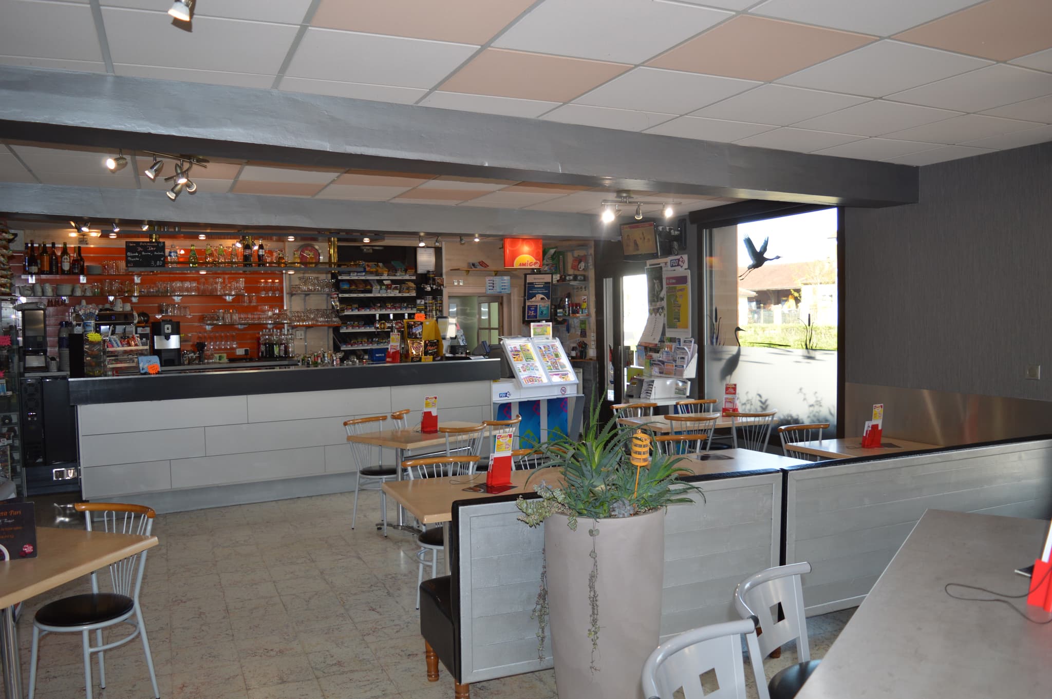Salle de bar - Au petit Pari
