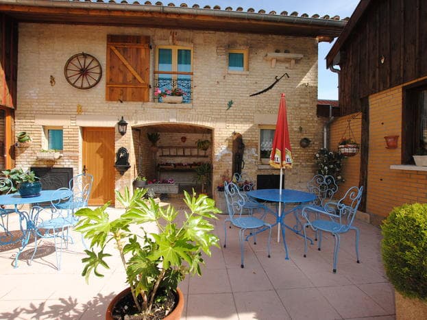 Pigeonnier-dampierrelechateau