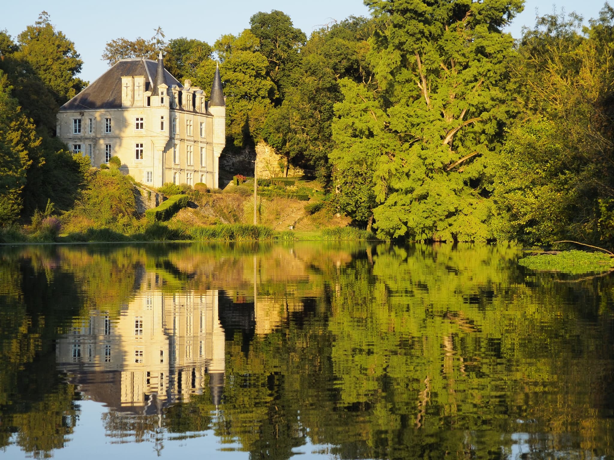 Le Domaine du Château des Loups