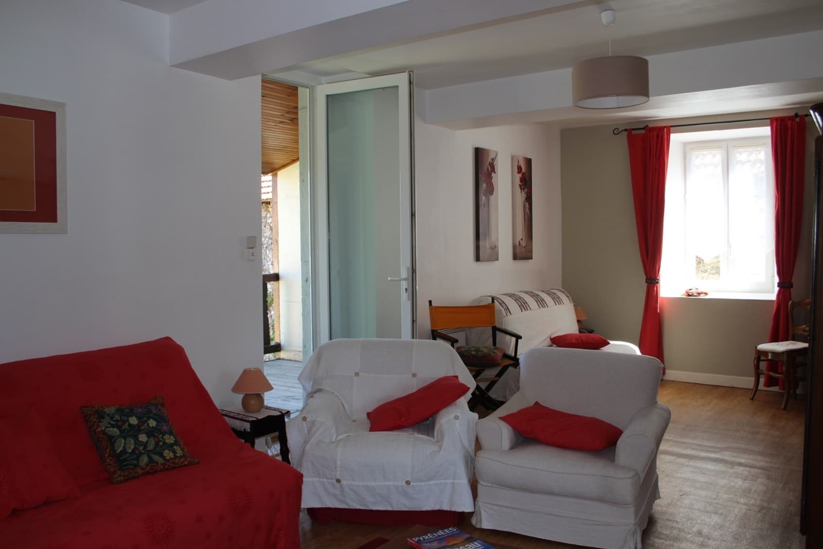 Salon donnant sur la galerie extérieure