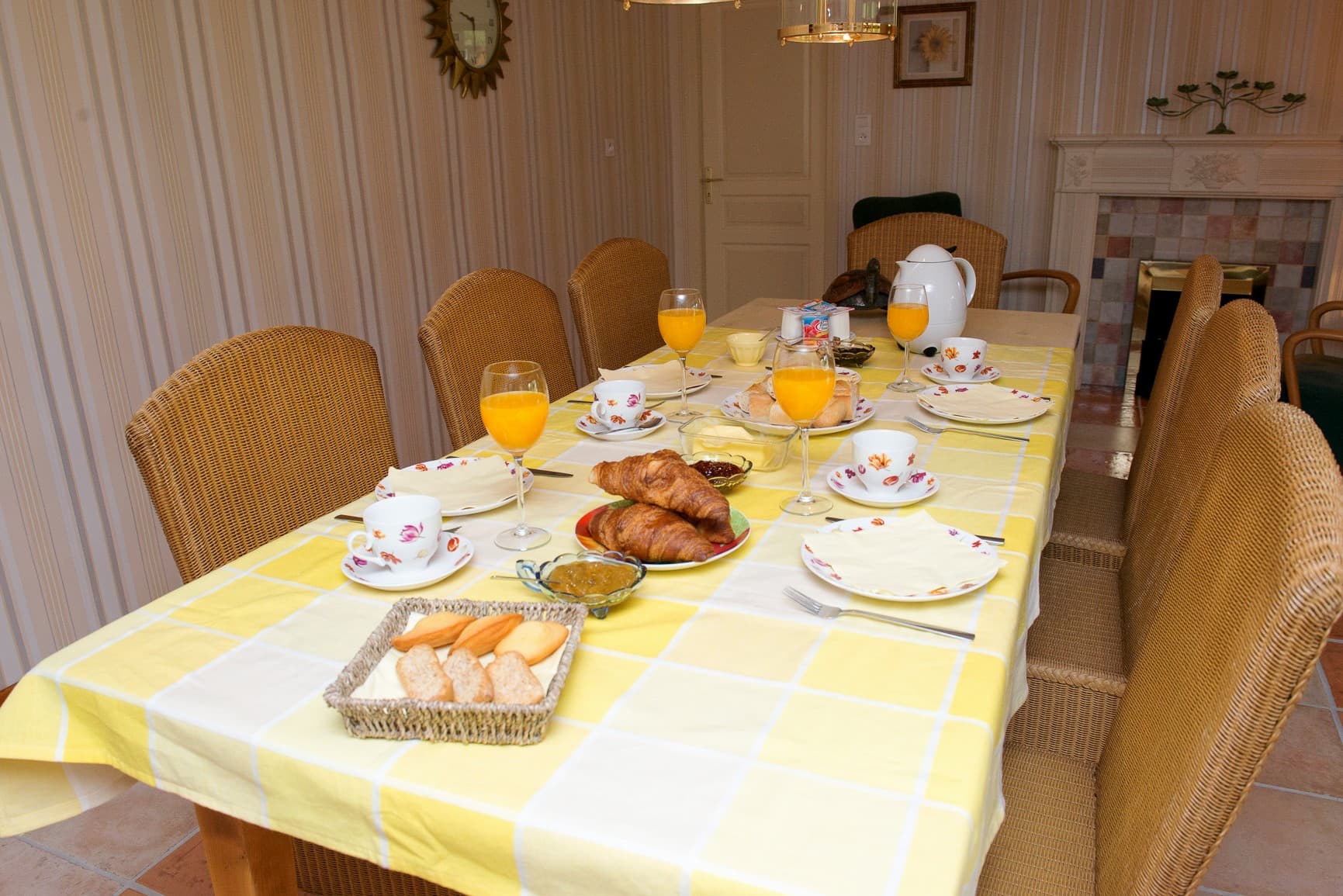 08_Petit déjeuner_les Abeilles