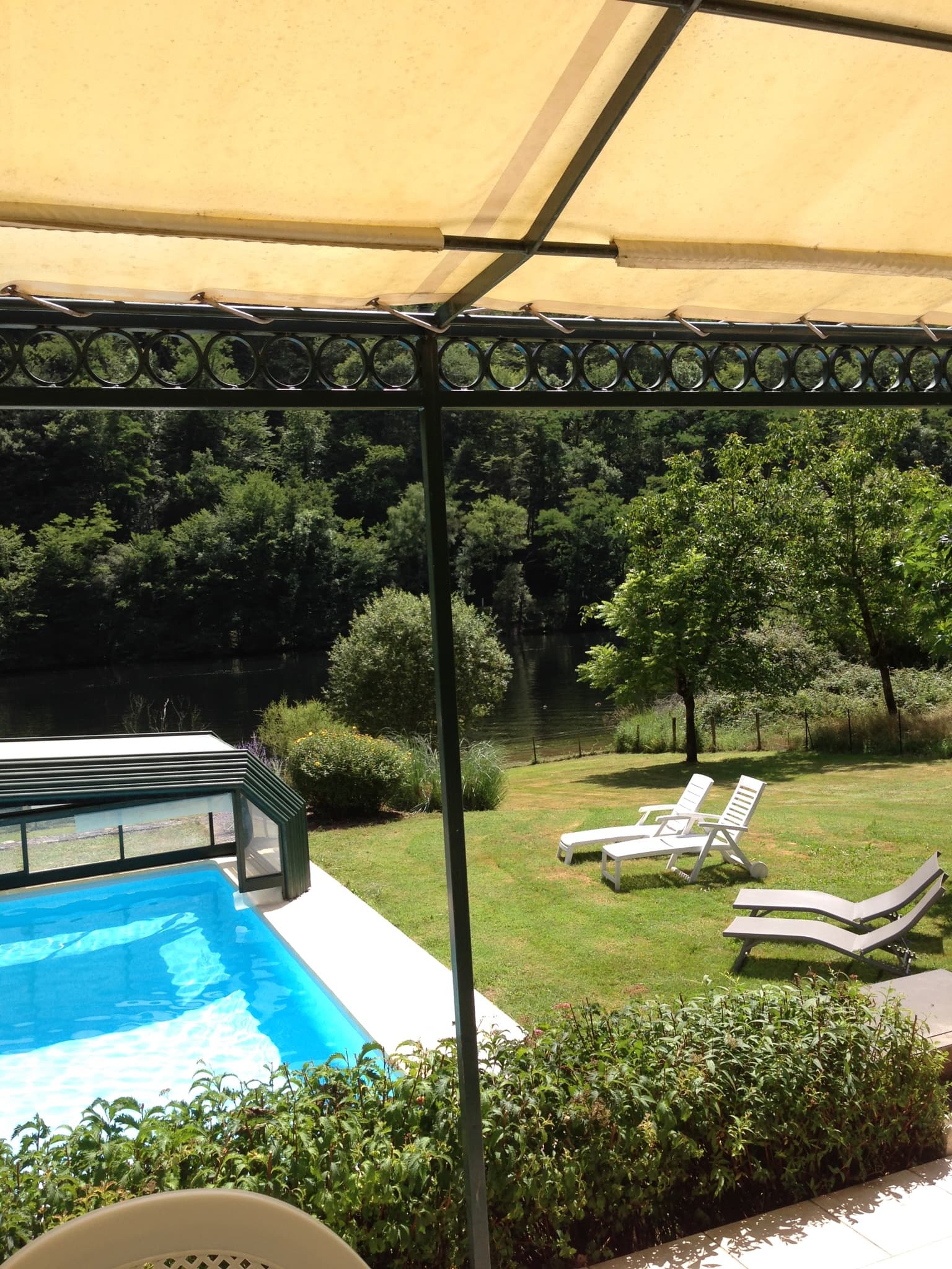 GiteBesombe_piscine_12