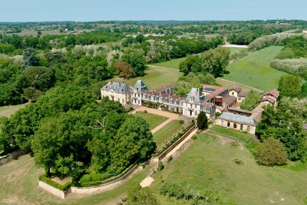 Château de Tiregand visite et espace game enquête géante immersive