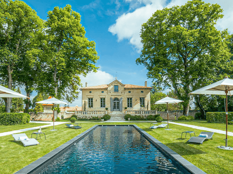Fascade et piscine
