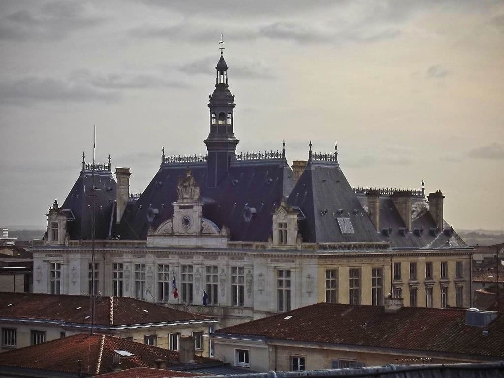L'Hôtel de Ville