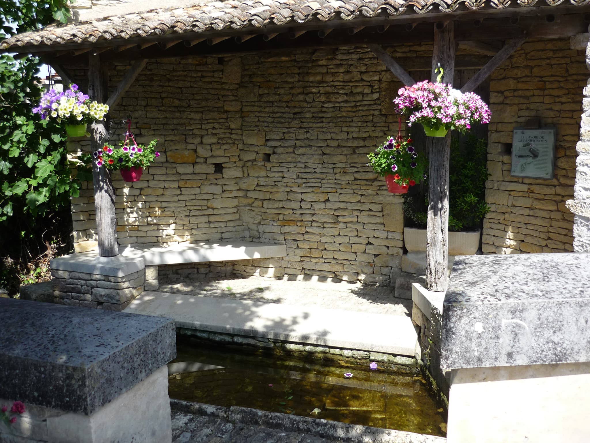 Le lavoir de la Panification à Saint-Georges-de-Rex