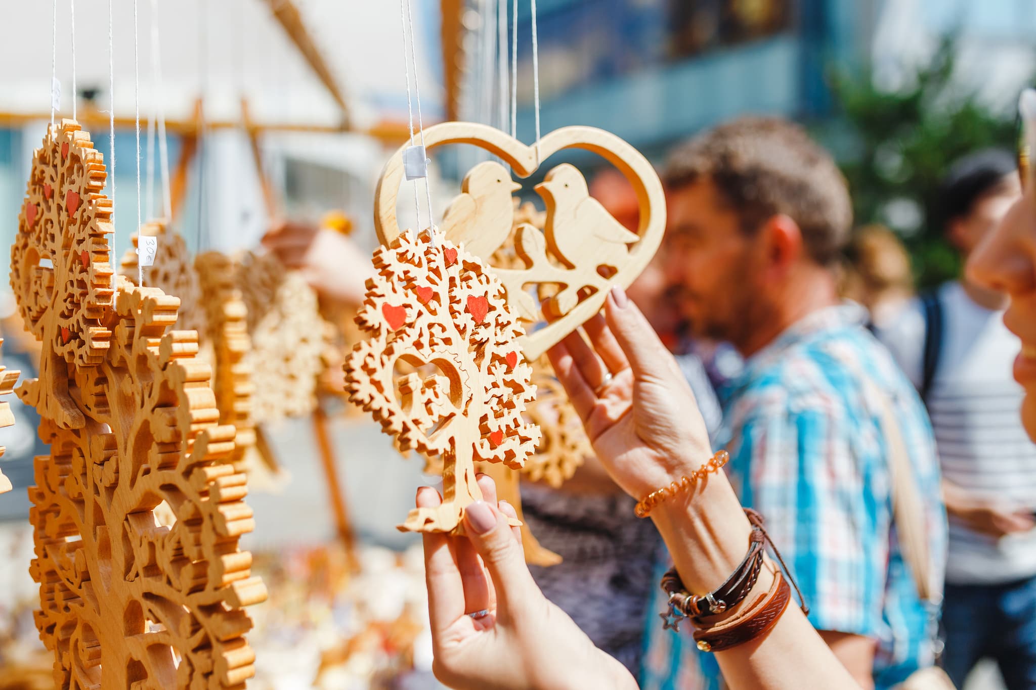 10- MARCHE ARTISANS CREATEURS