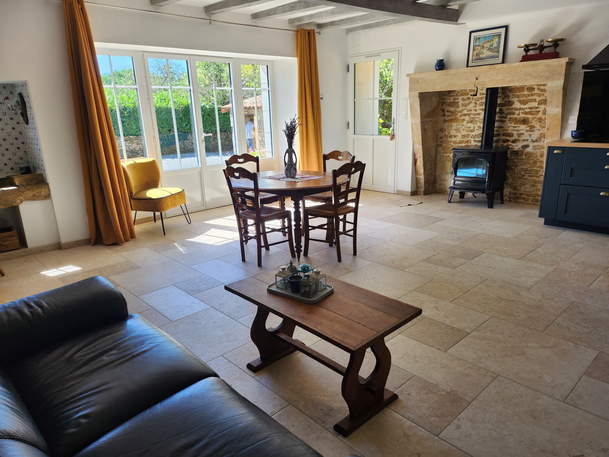 Pièce de vie La petite maison d'Exireuil