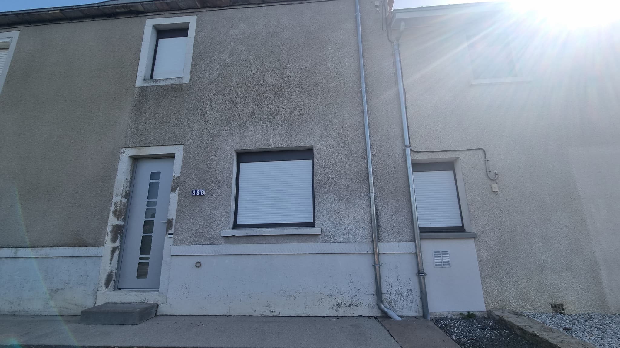 courlay-gite-le-petit-heros-ext-devant-rue
