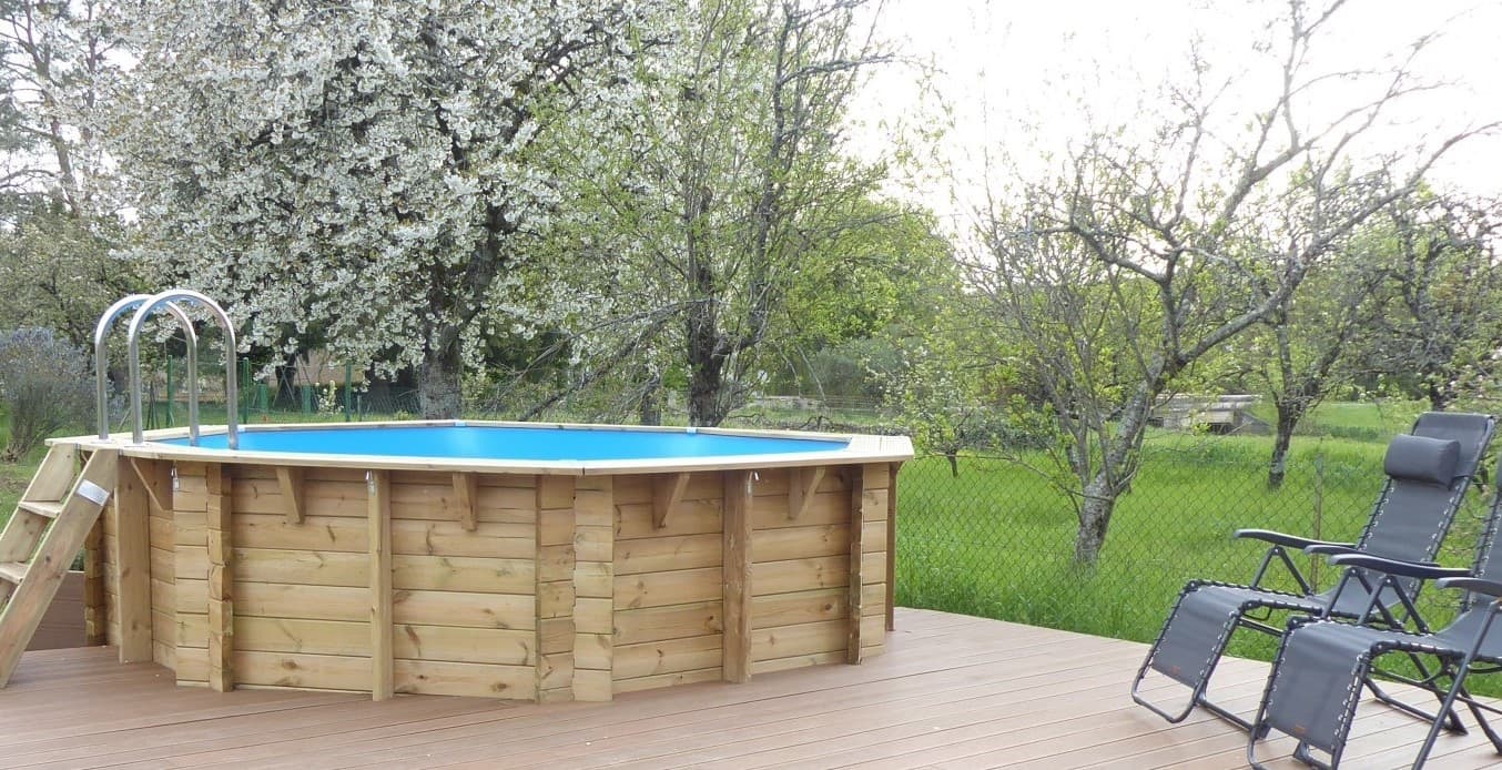 Piscine et terrasse