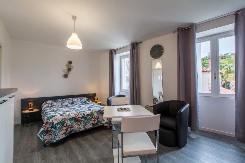1153