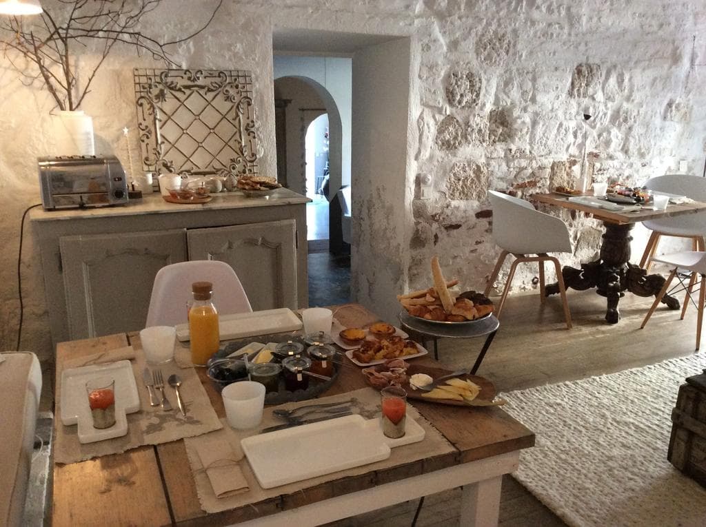 HLOAQU047V505BOL_Penne_LaMaisonSurLaPlace_petitdej