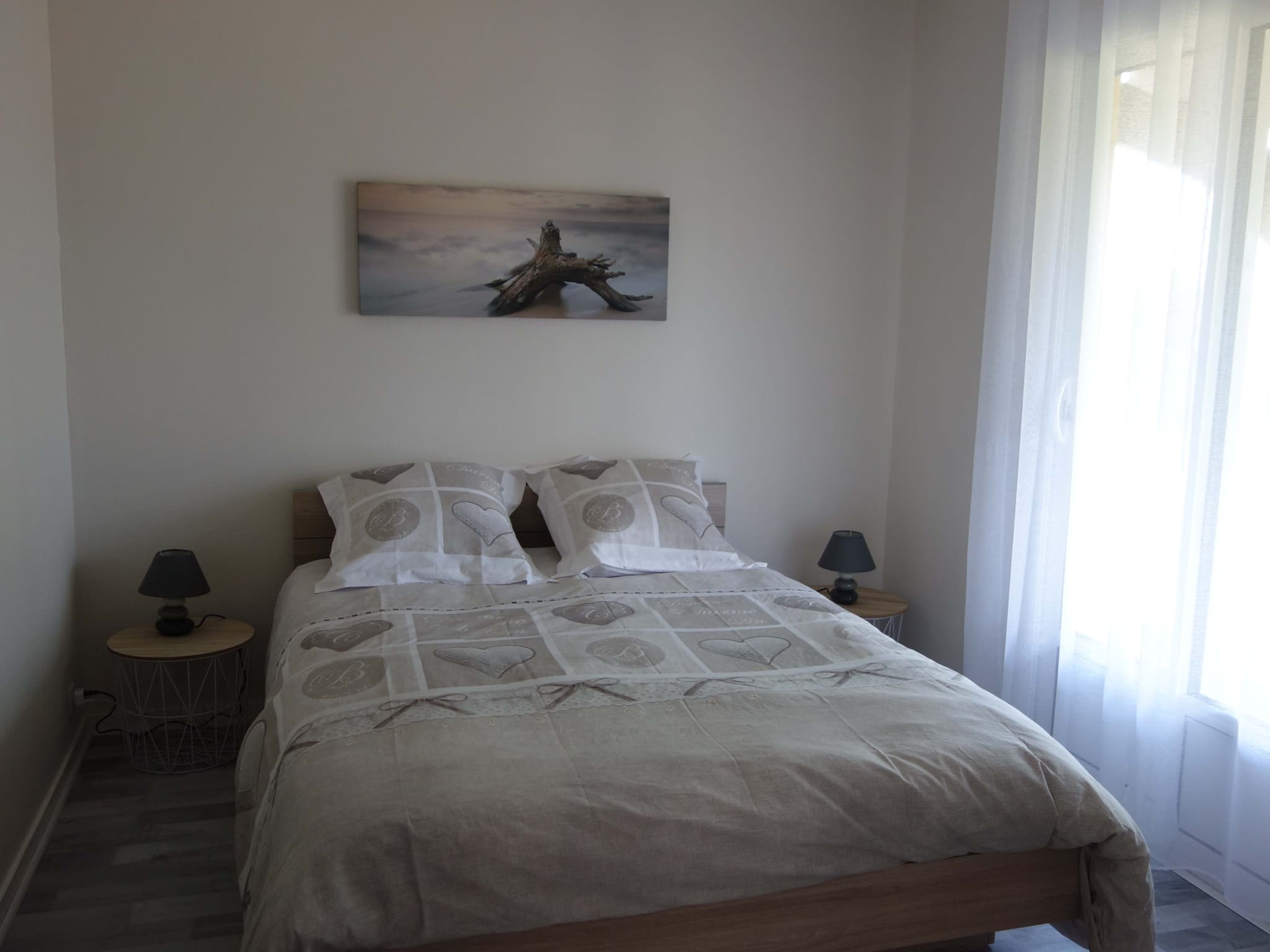 gite-bois-cassé-lit-double-saint-laurent-des-hommes-tourisme-vallee-isle